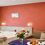 Asterias - & شقة فندقية بيتسو