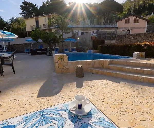 Asterias - & 4* Pizzo (Calabria)