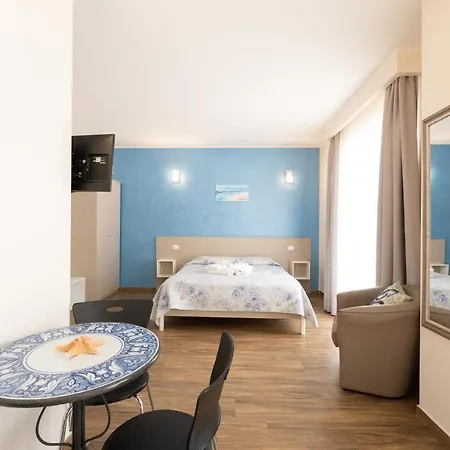 Apartmanhotel Asterias - & 4*