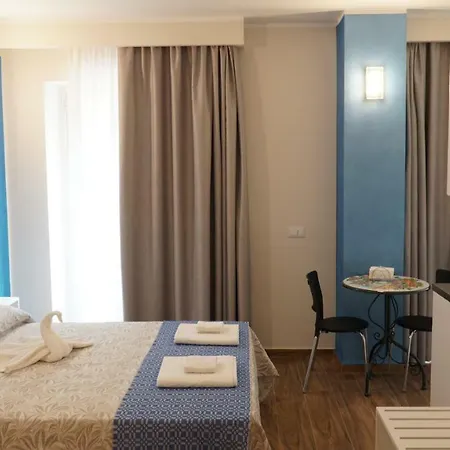 Asterias - & Apartmanhotel Pizzo