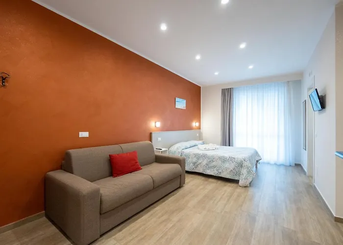 Aparthotel Asterias - &